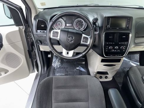 Used 2017 Dodge Grand Caravan SE w/ Power Window Group FWD image 16