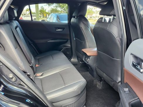 Used 2021 Toyota Venza Limited w/ Advanced Technology Package image 16