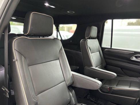Used 2022 GMC Yukon XL SLT w/ SLT Luxury Package RWD image 31