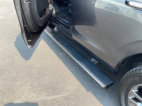 Used 2021 Ford Expedition Limited image 32