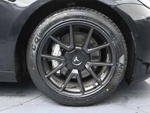 Used 2021 Tesla Model 3 Standard Range Plus image 13