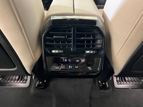 Certified 2022 BMW iX xDrive50 w/ Convenience Package image 33