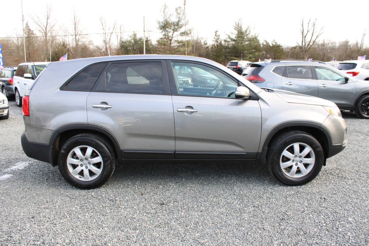 Used 2013 Kia Sorento LX FWD image 6
