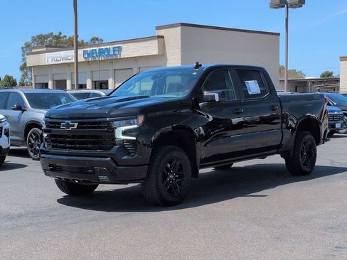 Used 2024 Chevrolet Silverado 1500 LT Trail Boss w/ LT Trail Boss Premium Package AWD/4WD image 1