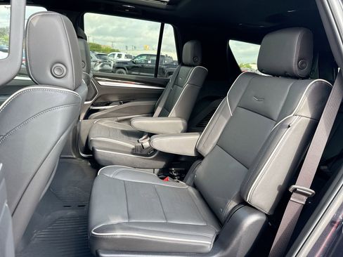 Used 2026 Cadillac Escalade Luxury w/ LPO, Floor Liner Package AWD/4WD image 24