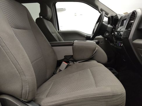 Used 2017 Ford F150 XLT AWD/4WD image 21