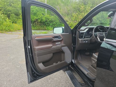 Used 2025 GMC Sierra 1500 Denali AWD/4WD image 15