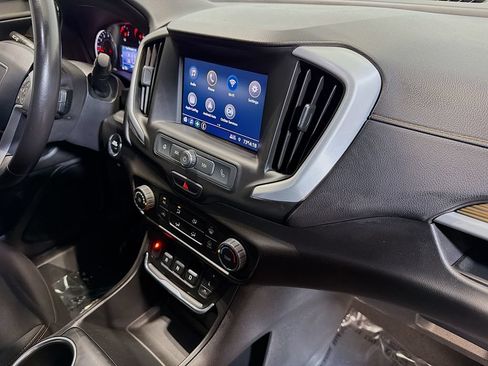 Used 2020 GMC Terrain SLE FWD image 29
