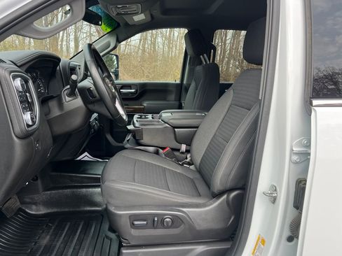 Used 2023 GMC Sierra 2500 SLE w/ SLE Value Package; image 9