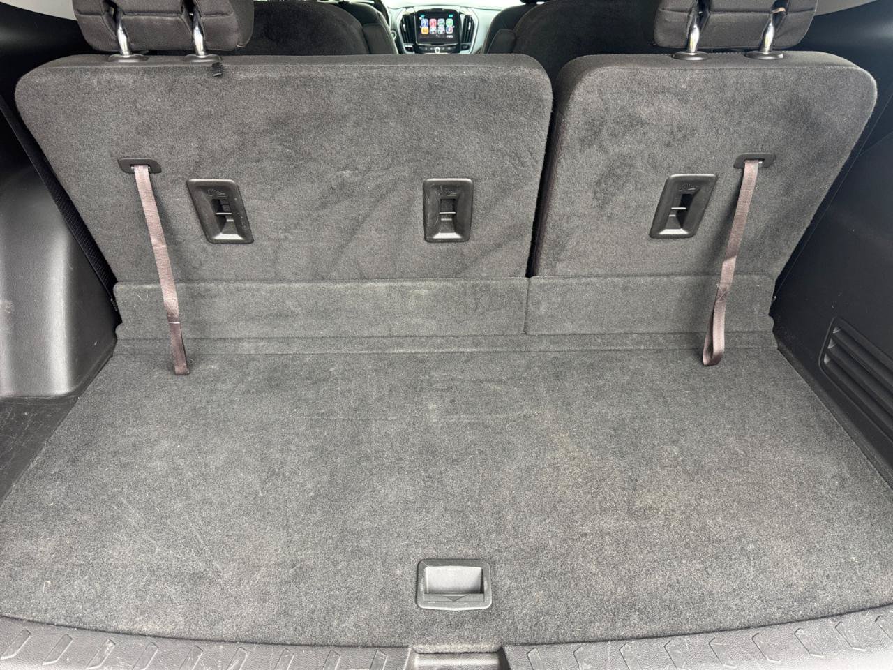 Used 2019 Chevrolet Traverse LT FWD image 27