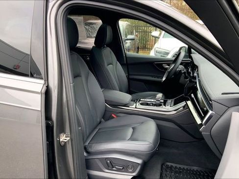 Used 2025 Audi Q7 3.0T Premium Plus image 8