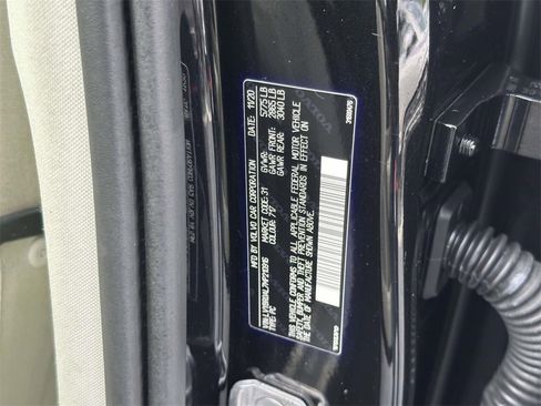 Used 2021 Volvo S90 T8 Inscription image 26