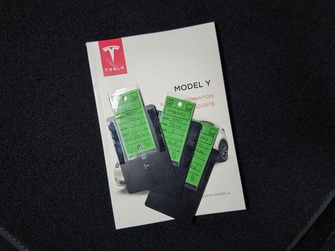 Used 2021 Tesla Model Y Long Range image 22