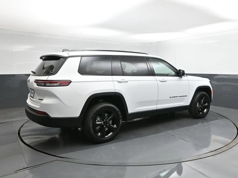 New 2025 Jeep Grand Cherokee L Limited w/ Black Appearance Package image 15