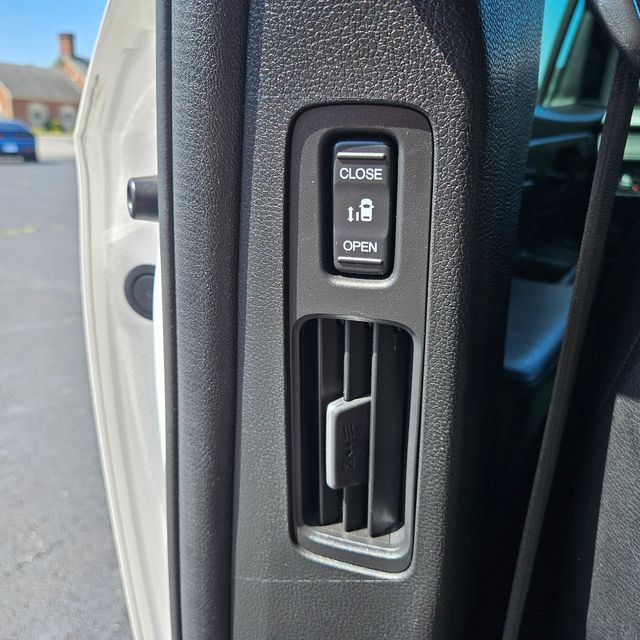 Used 2025 Honda Odyssey EX-L image 22