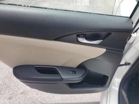 Used 2018 Honda Civic EX image 13