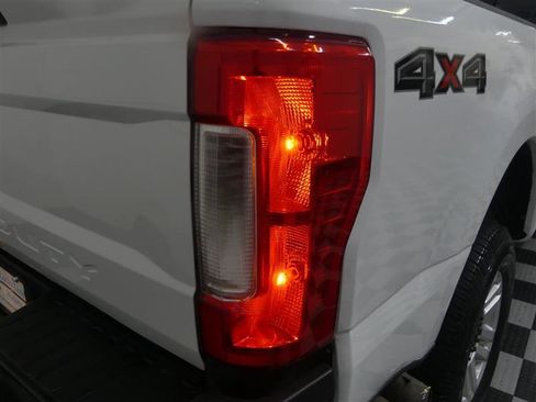 Used 2017 Ford F250 XL AWD/4WD image 12