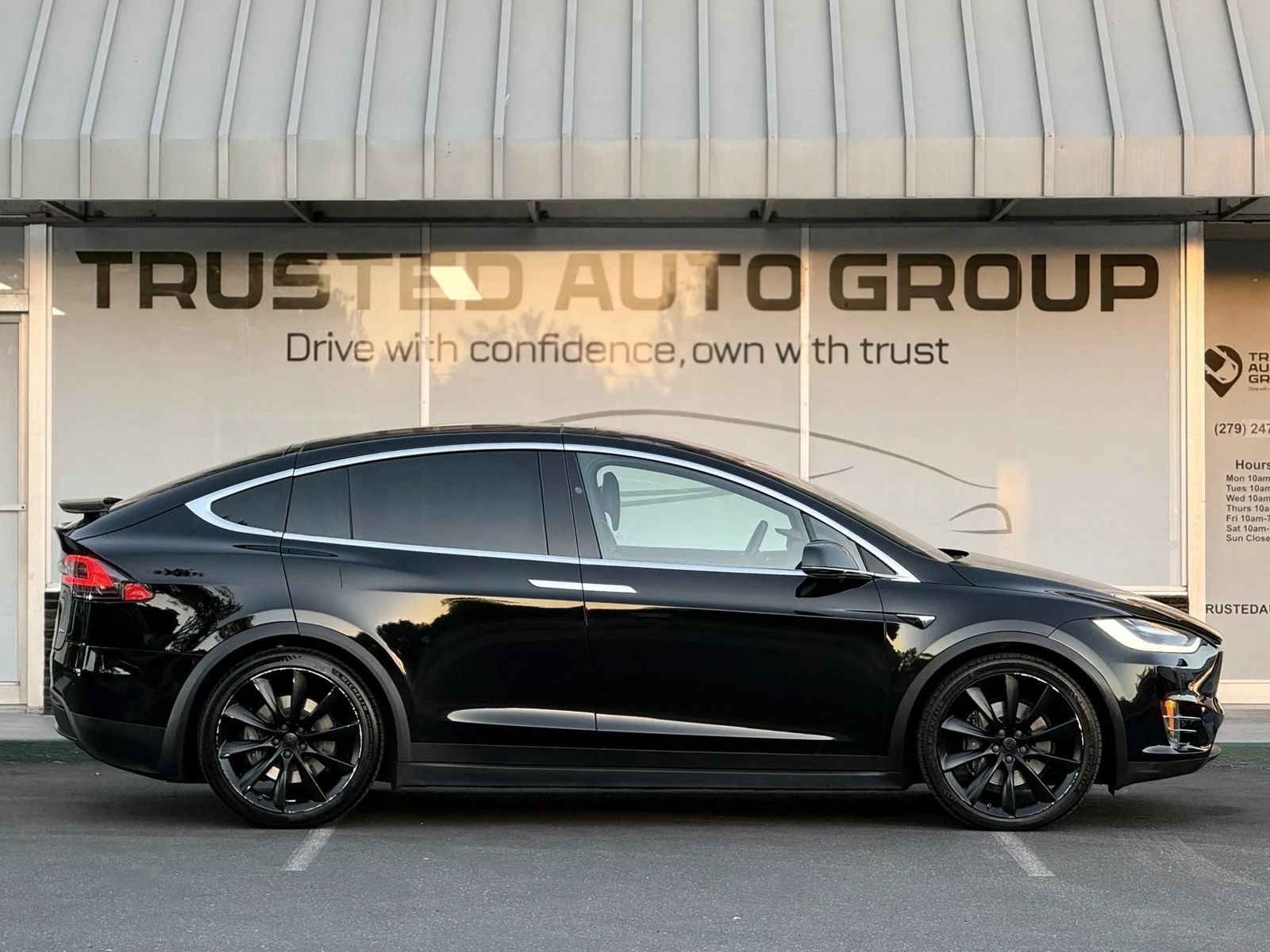 Used 2017 Tesla Model X 100D AWD/4WD image 5