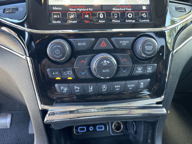 Used 2021 Jeep Grand Cherokee Summit AWD/4WD image 18