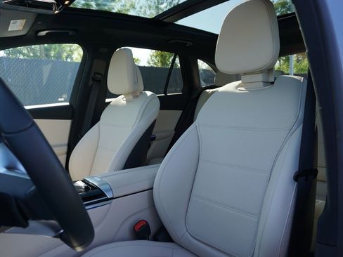 Used 2023 Mercedes-Benz GLC 300 image 11