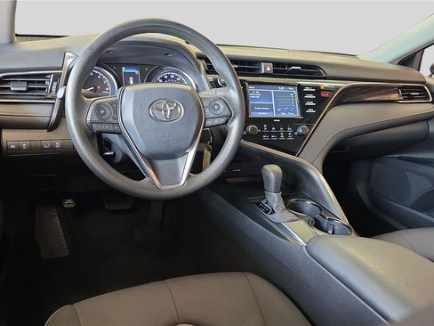 Used 2020 Toyota Camry LE FWD image 21