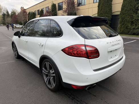 Used 2013 Porsche Cayenne Turbo AWD/4WD image 8