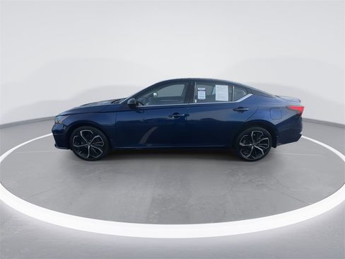 Used 2023 Nissan Altima 2.5 SR w/ SR Premium Package image 5