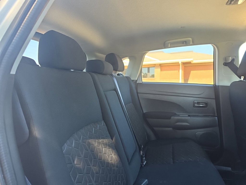 Used 2026 Mitsubishi Outlander Sport LE AWD/4WD image 23