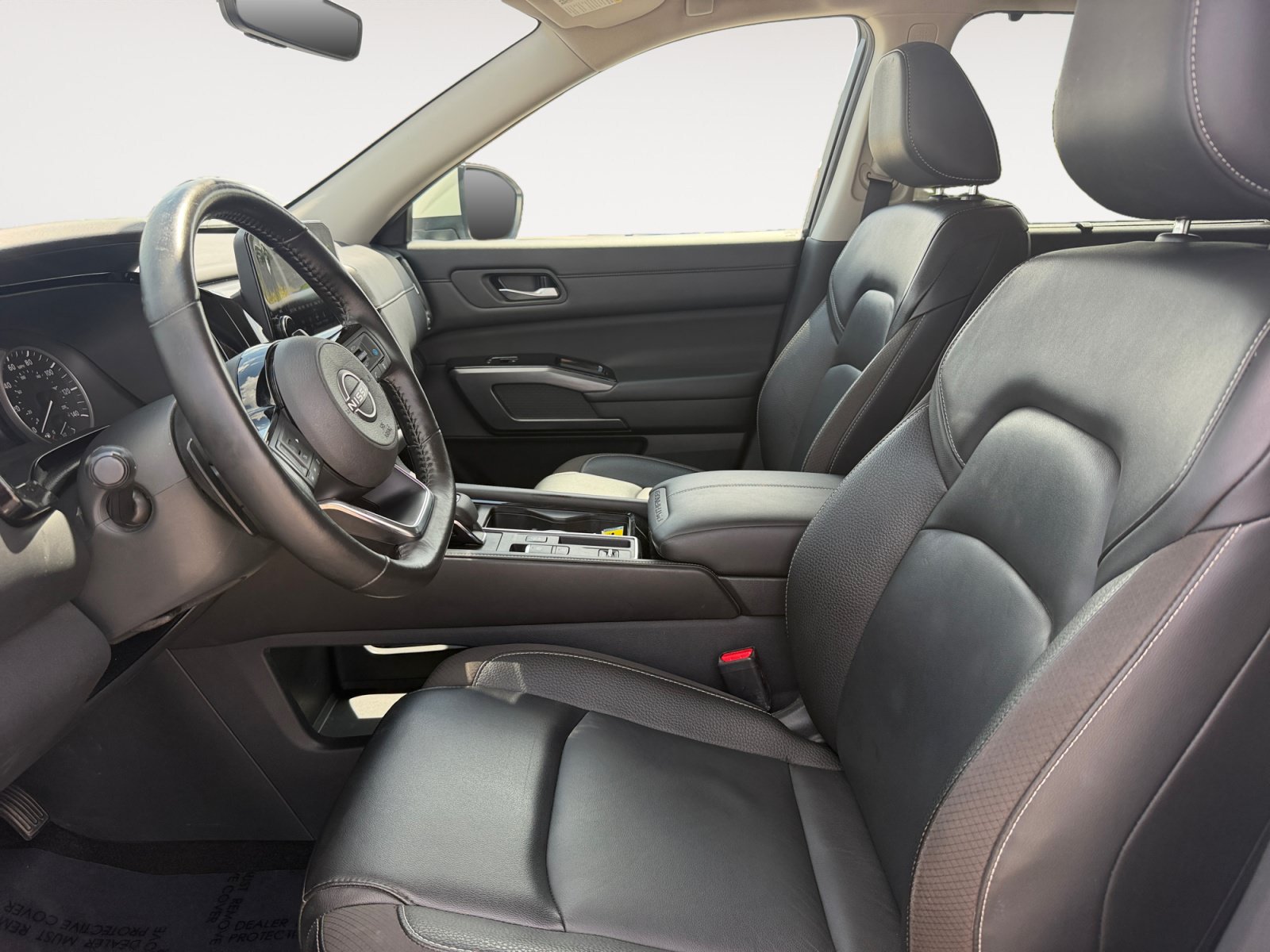 Used 2023 Nissan Pathfinder SL w/ Black Appearance Package FWD image 19
