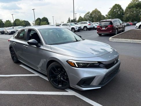 Used 2023 Honda Civic Sport image 4