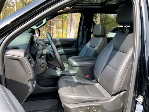 Used 2023 Chevrolet Suburban Z71 w/ Luxury Package AWD/4WD image 9
