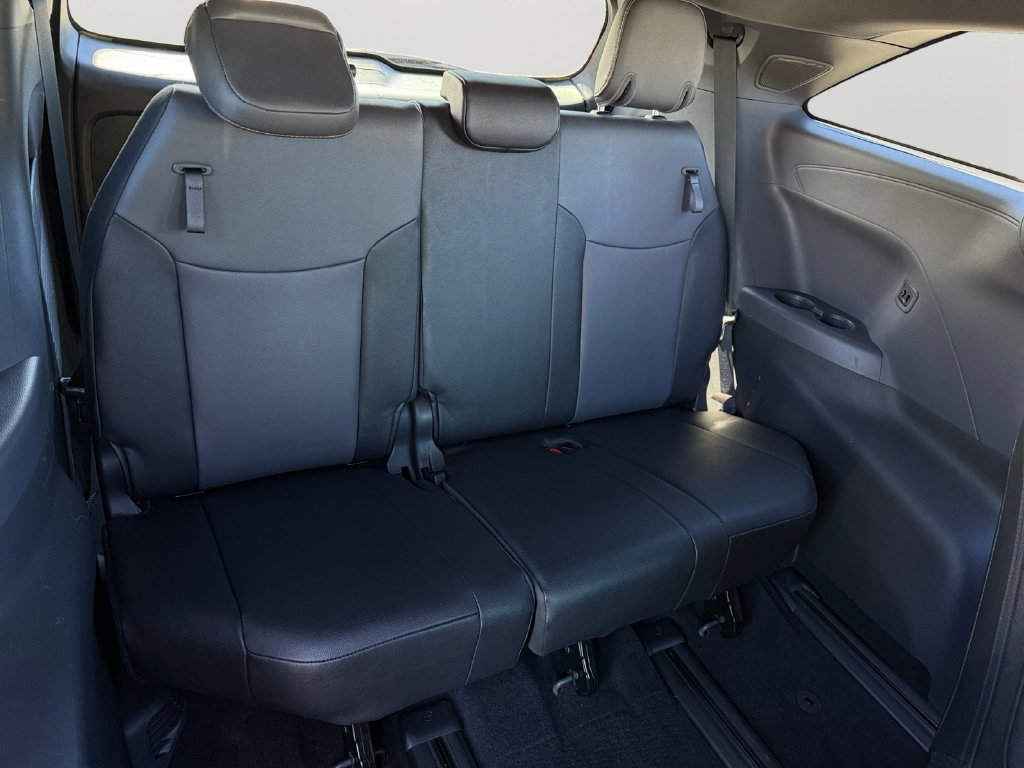 Used 2024 Toyota Sienna XLE Woodland Edition AWD/4WD image 10