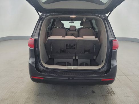 Used 2019 Kia Sedona LX FWD image 29