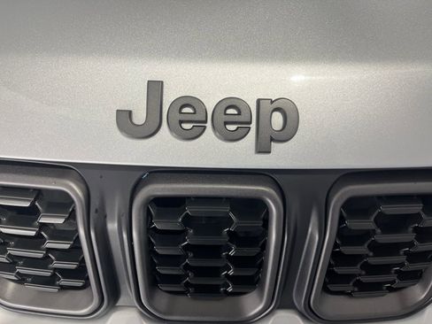 Used 2024 Jeep Compass Trailhawk image 36