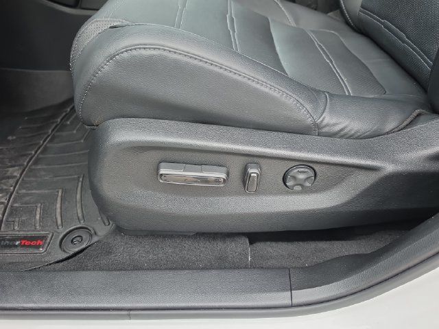 Used 2020 Honda CR-V Touring image 17