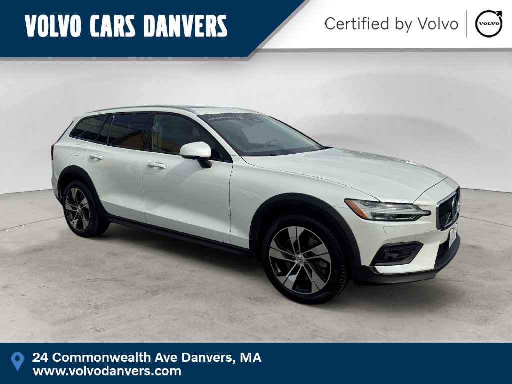 Certified 2025 Volvo V60 B5 Cross Country Plus AWD/4WD image 1