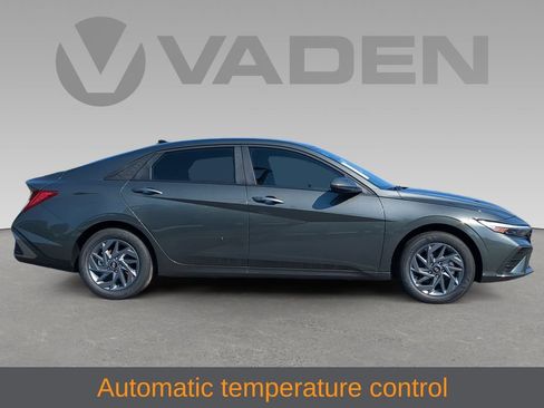 Used 2024 Hyundai Elantra Blue FWD image 6