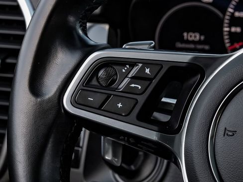 Used 2021 Porsche Cayenne image 16