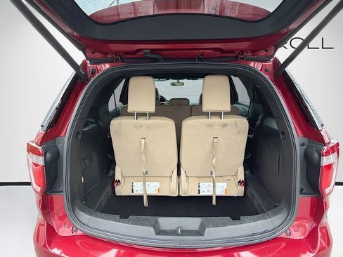 Used 2016 Ford Explorer XLT w/ Equipment Group 202A FWD image 12