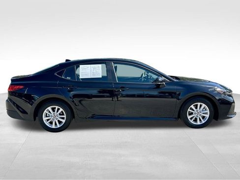 Used 2025 Toyota Camry LE FWD image 4