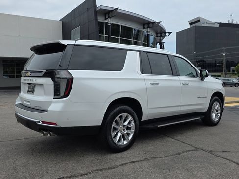 Used 2025 Chevrolet Suburban Premier RWD image 5