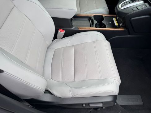 Used 2022 Honda CR-V Touring image 18