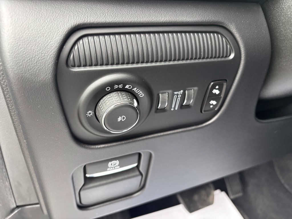 Used 2024 Jeep Grand Wagoneer Series III w/ Flexible Seating Group AWD/4WD image 22