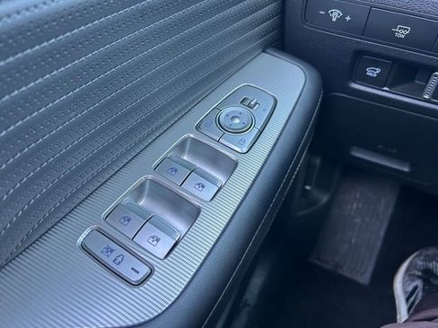 Used 2024 Hyundai Palisade Calligraphy image 21