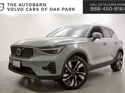New 2025 Volvo XC40 B5 Plus w/ Climate Package