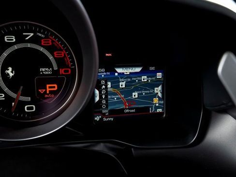 Used 2021 Ferrari F8 Tributo image 34