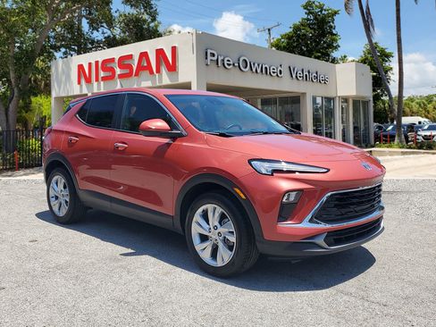 Used 2024 Buick Encore GX Preferred image 3