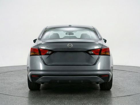 Used 2025 Nissan Altima 2.5 SV FWD image 7