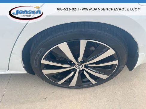 Used 2019 Nissan Altima 2.5 SR w/ SR Premium Package FWD image 33
