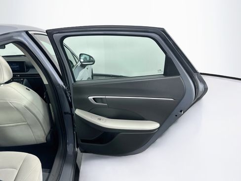 Used 2025 Hyundai Sonata SEL FWD image 31